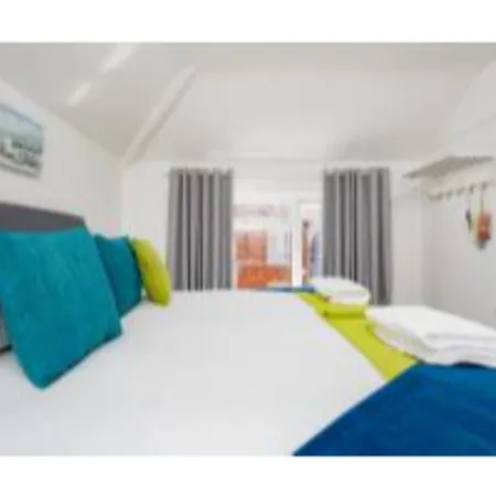 Stopover At Lowcay Apartment C Great For Workers And Groups Portsmouth Esterno foto