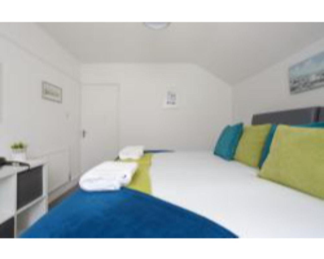 Stopover At Lowcay C Great For Workers And Groups Apartment